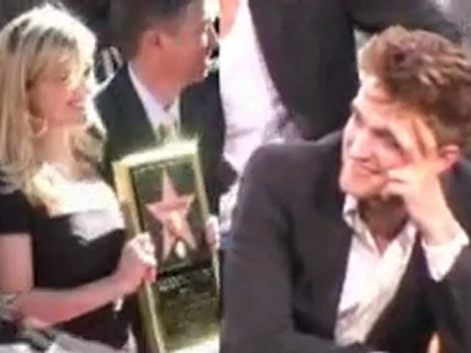 Robert Pattinson SNEEZES in a SEX Scene with Reese Witherspoon!