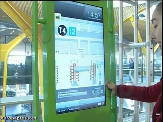 下载视频: Azafatas virtuales en Barajas