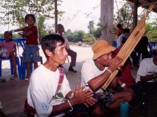 Khene et percussions à Ban Na Teui au LAOS