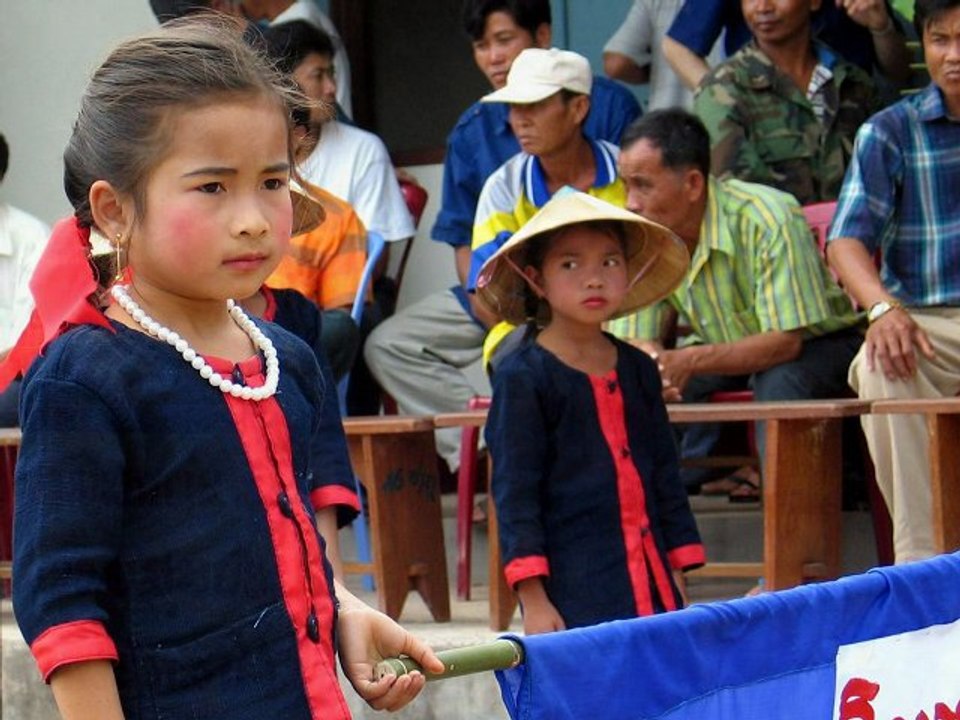 Danse chapeau chinois LAOS