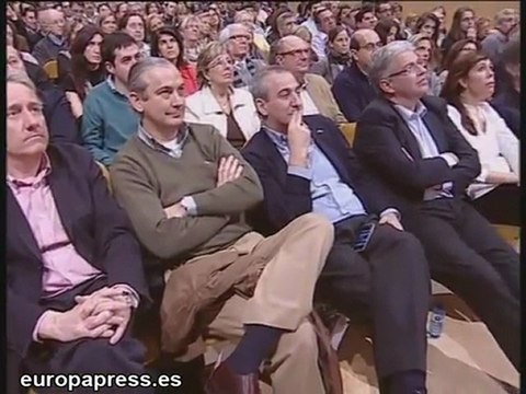Rajoy acusa a Zapatero de actuar al dictado de Merkel