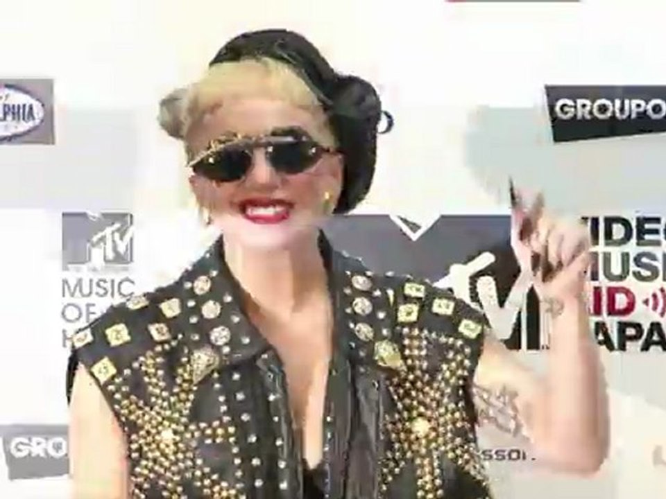 Gaga rouba cena no Japão