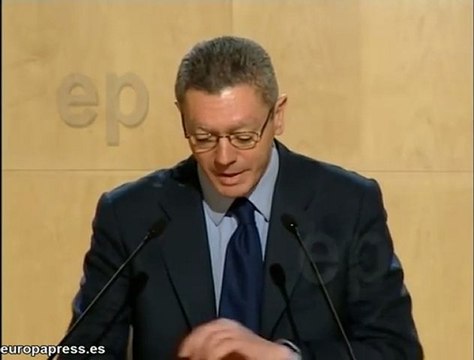 Gallardón acusa al Gobierno de discriminarles