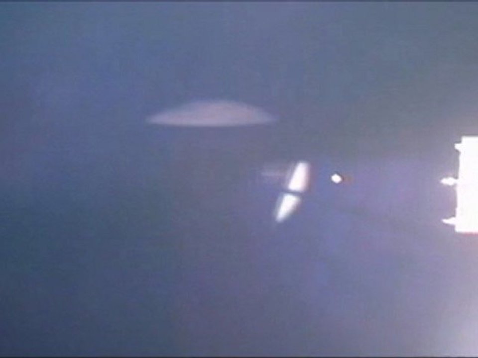 Un vrai ovni ou holograme ???
