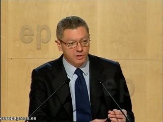 González, Suárez, y Aznar condecorados