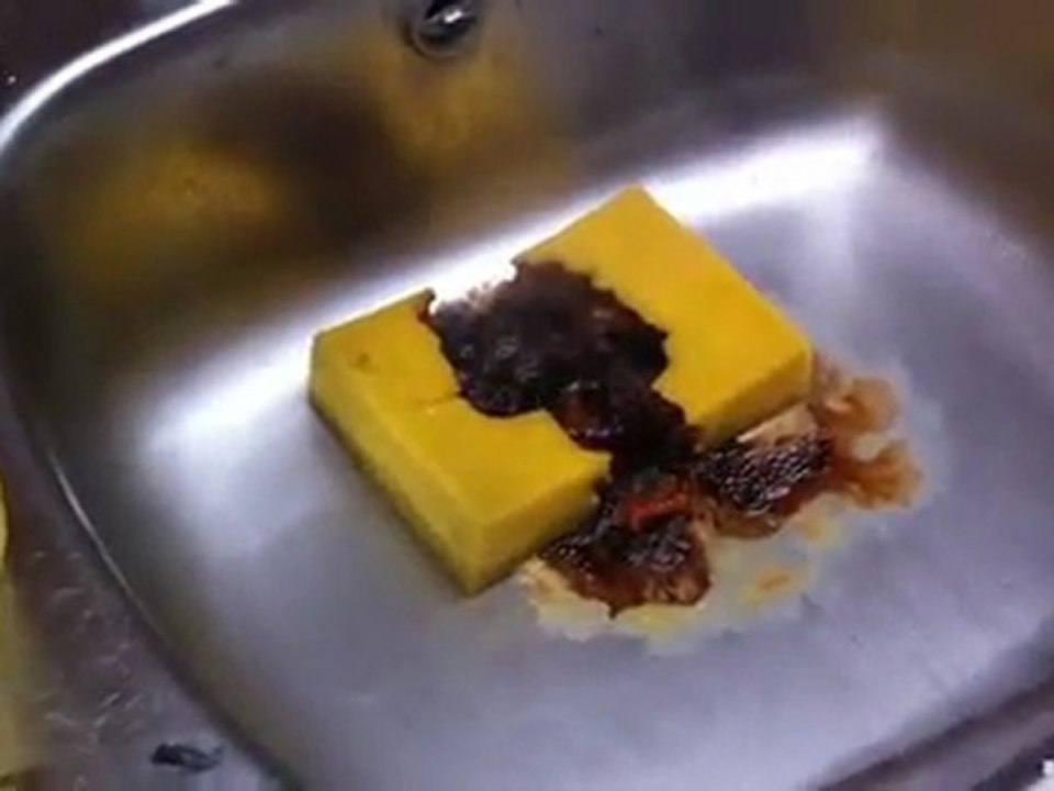 Onstopper vs einem nassen Schwamm