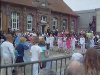 peinture et fete de l ecole 2011 055