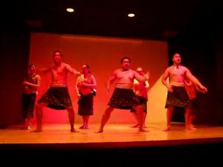 Auckland Museum - Maori Experience - Haka