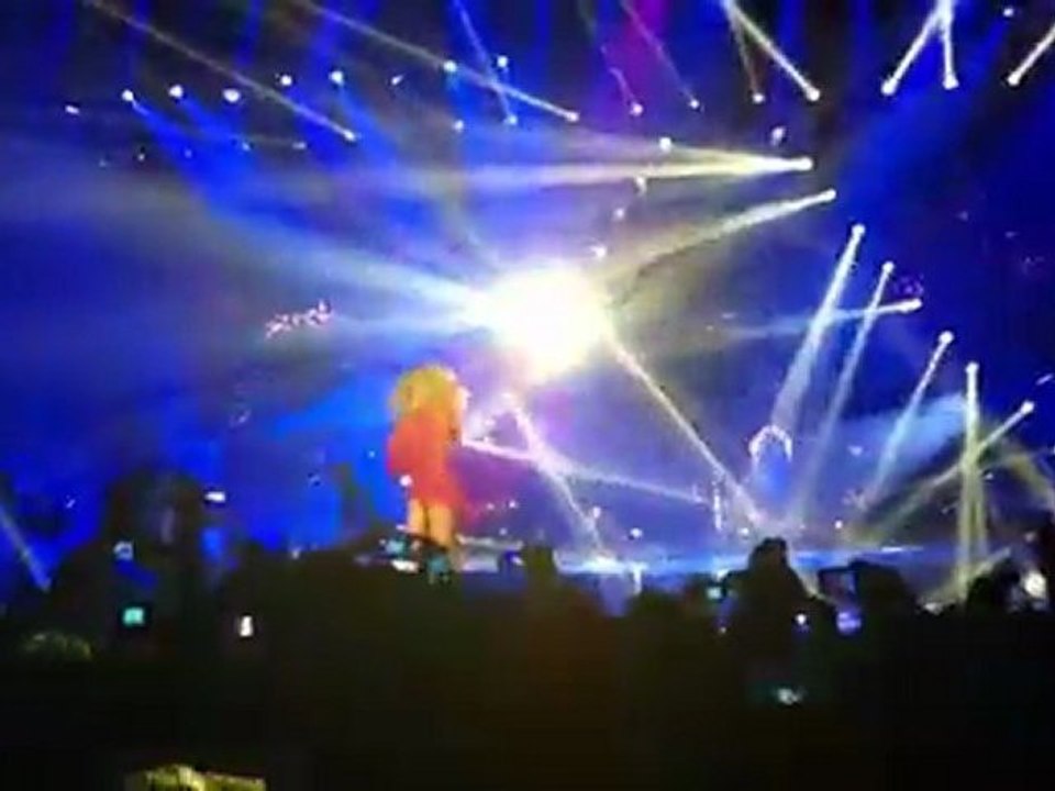 Beyoncé - If I Were a Boy/You Oughta Know @ Nice