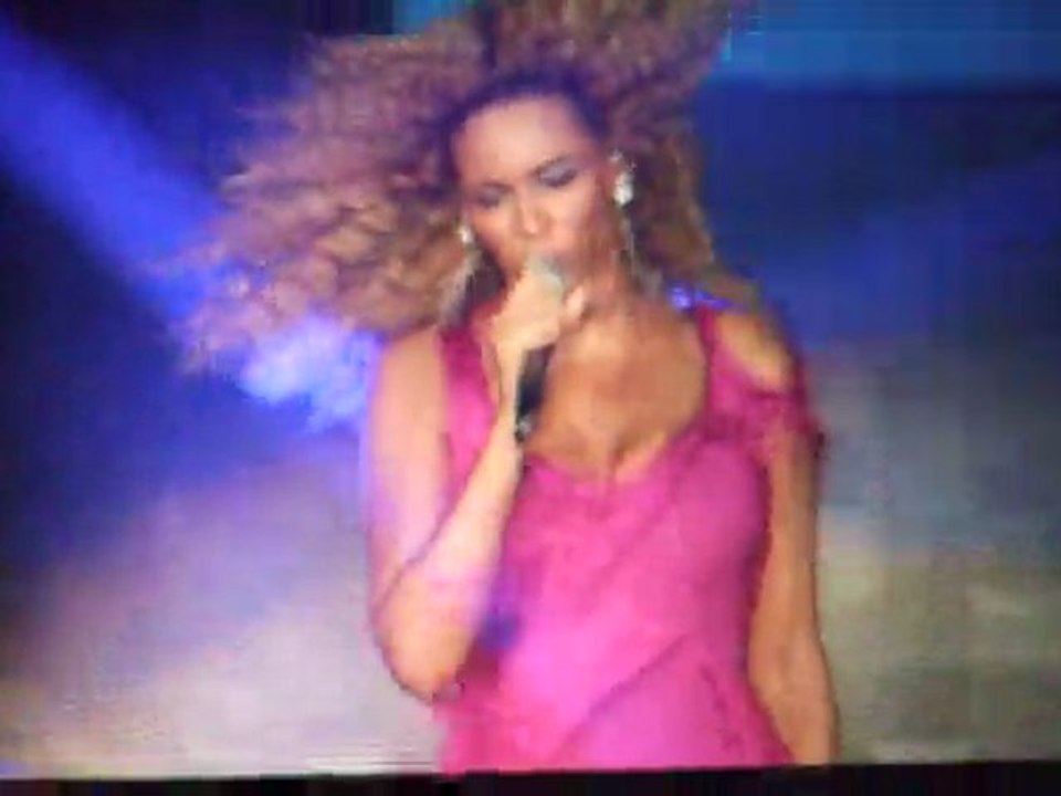 Beyoncé - Sweet Dreams (Amnéville 23/06/2011)