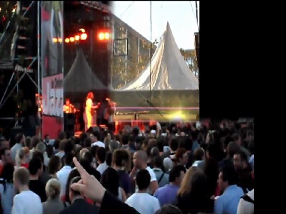 Clinton Fearon Solo  puis Emir Kusturica & The No smoking Orchestra