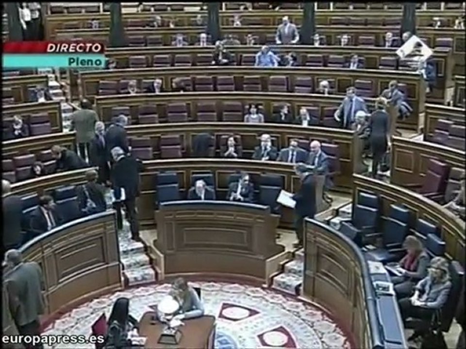 PP y PSOE se enfrentan por políticas sociales