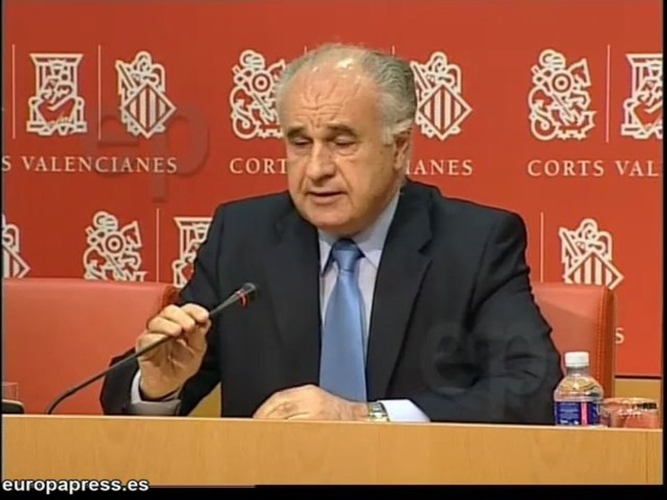 PSPV pide 3 años de prisión a Camps por los trajes