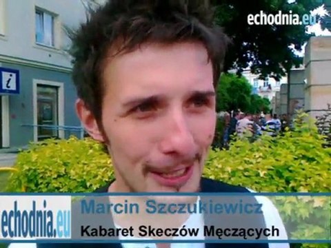 Scena kabaretowa na Placu Artystów