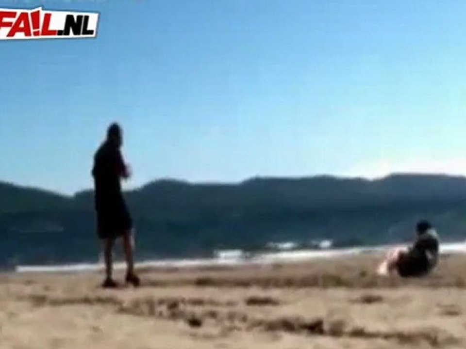 Throwing Stick am Strand Fail