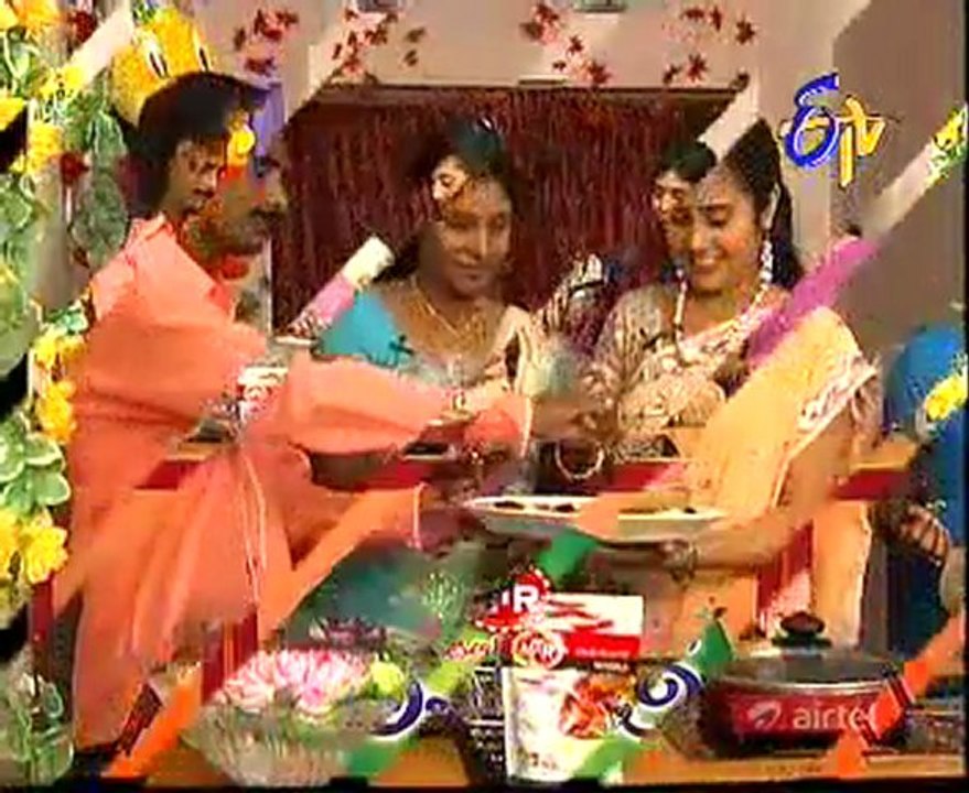 Abhiruchi - Recipes - Alu Meal Maker Curry, Noodles Cutlet & Kyabeji Parota - 04