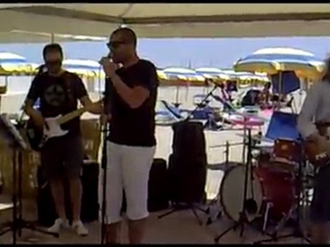 Castel Volturno (CE) - Musica in spiaggia con i Parlesia
