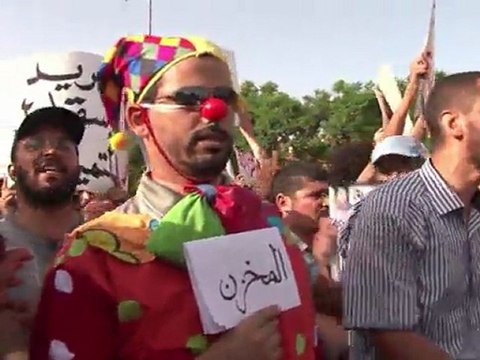 Référendum au Maroc: opposants et partisans dans la rue