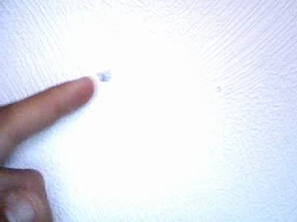 Pistolet a boullette de papier(Pas de tuto) je ferai une autre video pour le tuto.