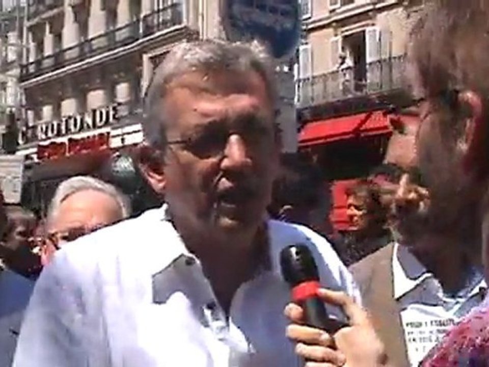 Marche des fiertés 2011 : "ÉGALITÉ : EN 2011, JE MARCHE  ET EN 2012, JE VOTE"