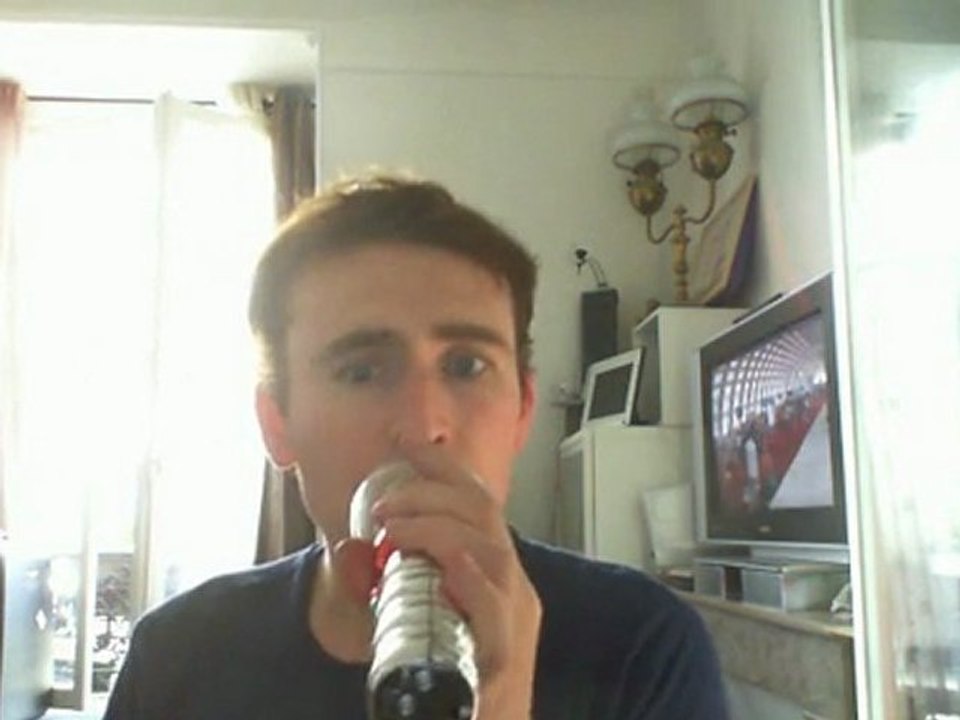 Wiwi égratigne "what's it gonna be"