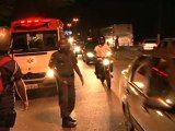 Redinha - Acidente entre uma moto e dois veículos deixa o trânsito lento na Avenida João Medeiros filho