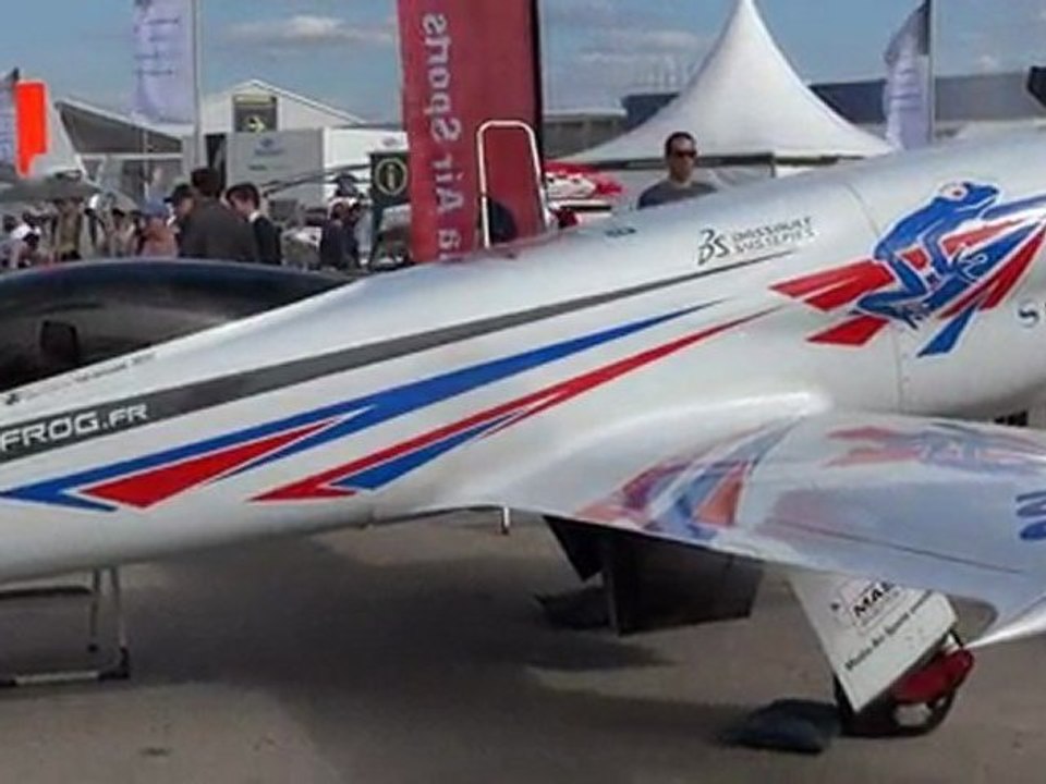 New Big Frog Racer Expo Sol Full HD Meeting aérien du Bourget Paris Airshow LFTA 2011