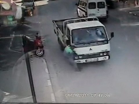 Dursunbey'de Kaza Mobese Kameraları ile an ve an görüntülendi