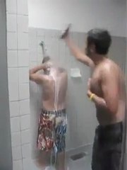 la blague du shampooing