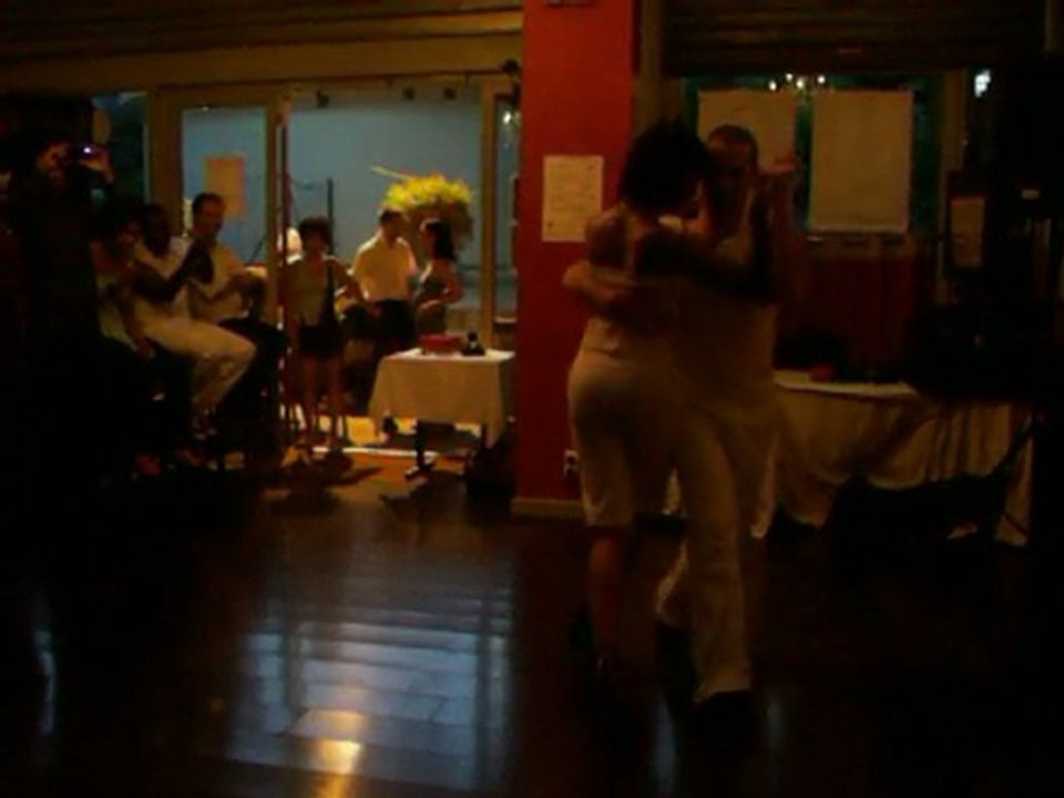 Vidéo Isabelle et Félicien démo kizomba Paris