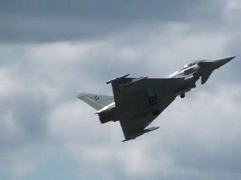 Eurofighter Typhoon Décollage Full HD Meeting aérien du Bourget LBG Paris Airshow LFTA 2011