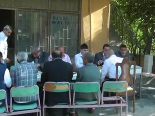 OSMAN KORKMAZİN  BAYRAGİNDA YEMEK YERKEN NAZLİ