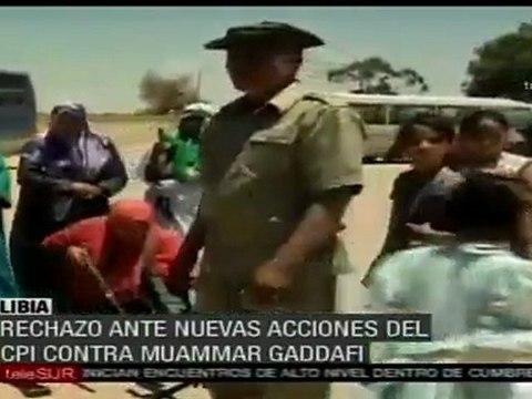 Mujeres libias se preparan para ataques terrestres - teleSUR