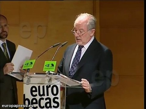 Rato hace entrega de 'Eurobecas Caja Madrid 2011'