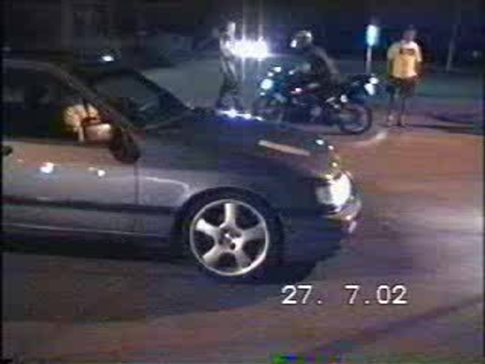 Ford_Sierra_Cosworth_4x4_vs_Yamaha_R1