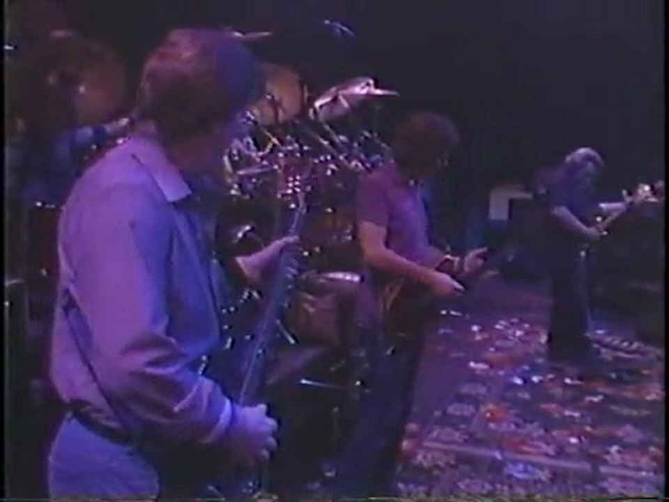 Lady With A Fan - Grateful Dead - So Far (1987)