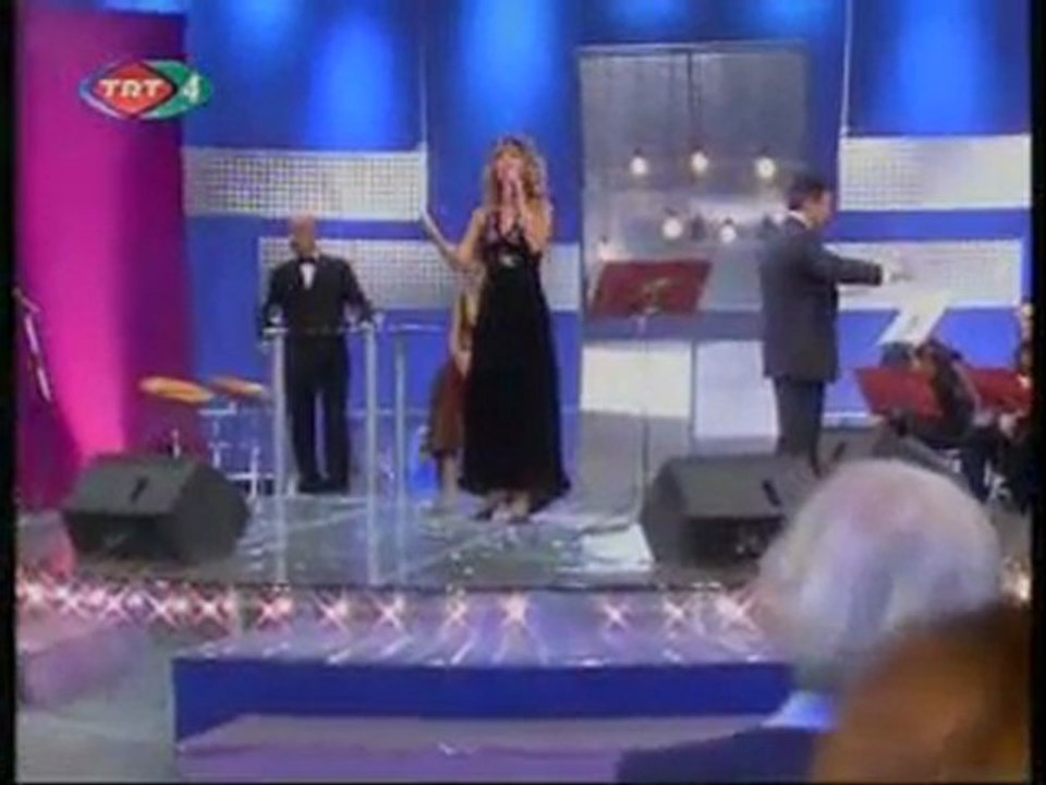 sesliguller.com  Elif Güresçi Beni sana baglayan gözlerinin rengidi