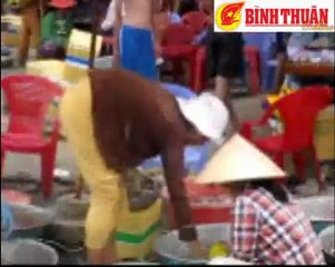 Ô nhiễm nước thải hải sản tại bãi biển Hòn Rơm