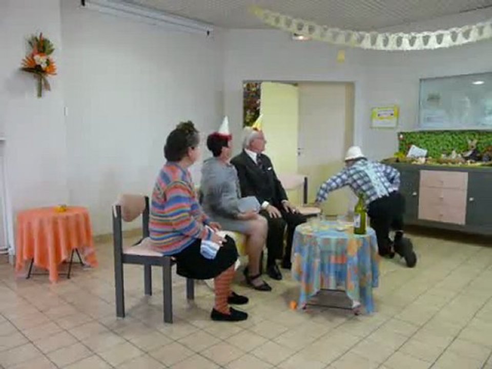 Théâtre au Foyer logement 7 mai 2011