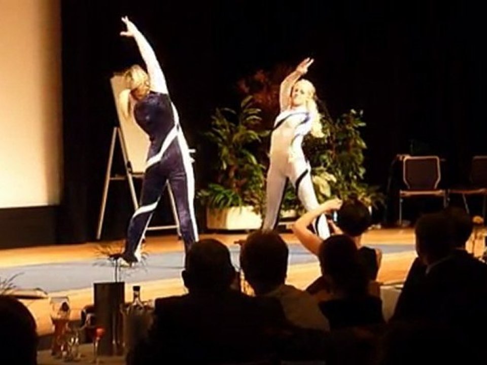 Sarah und dana 2er-akro