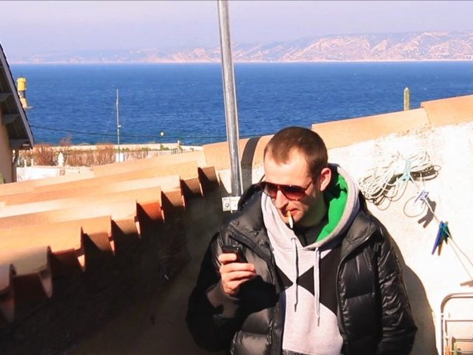 MON CORPS T'EXPRIME starring MOCHÉLAN