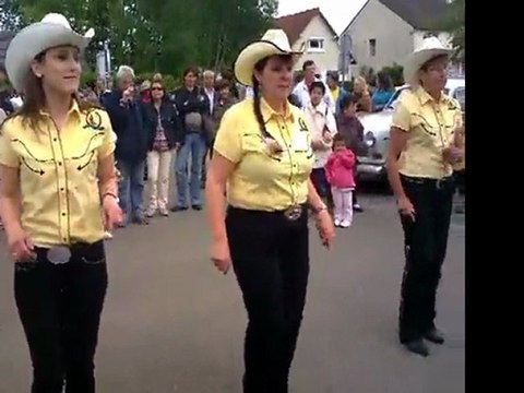 Demo Les Essarts le Roi 19.06.11 - COWBOY HAT DANCERS