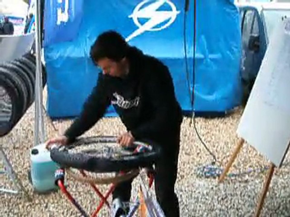 démo montage pneu tubeless vélo