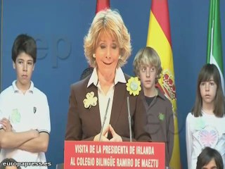 Aguirre y McAleese visitan colegio bilingüe