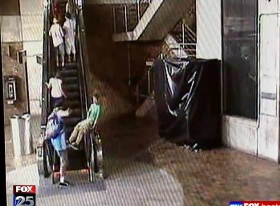 Ivre, il tombe de l'escalator et chute de 6 mètres