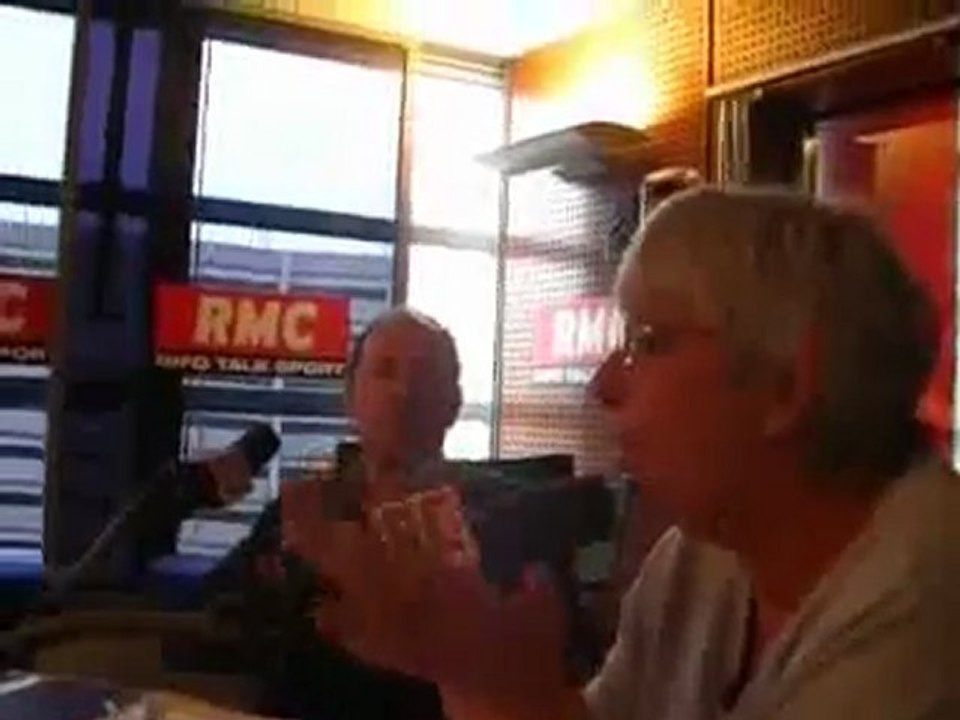 Auxiette s'énerve sur RMC et persiste sur "l'annexion des temps modernes" que serait la Réunification !