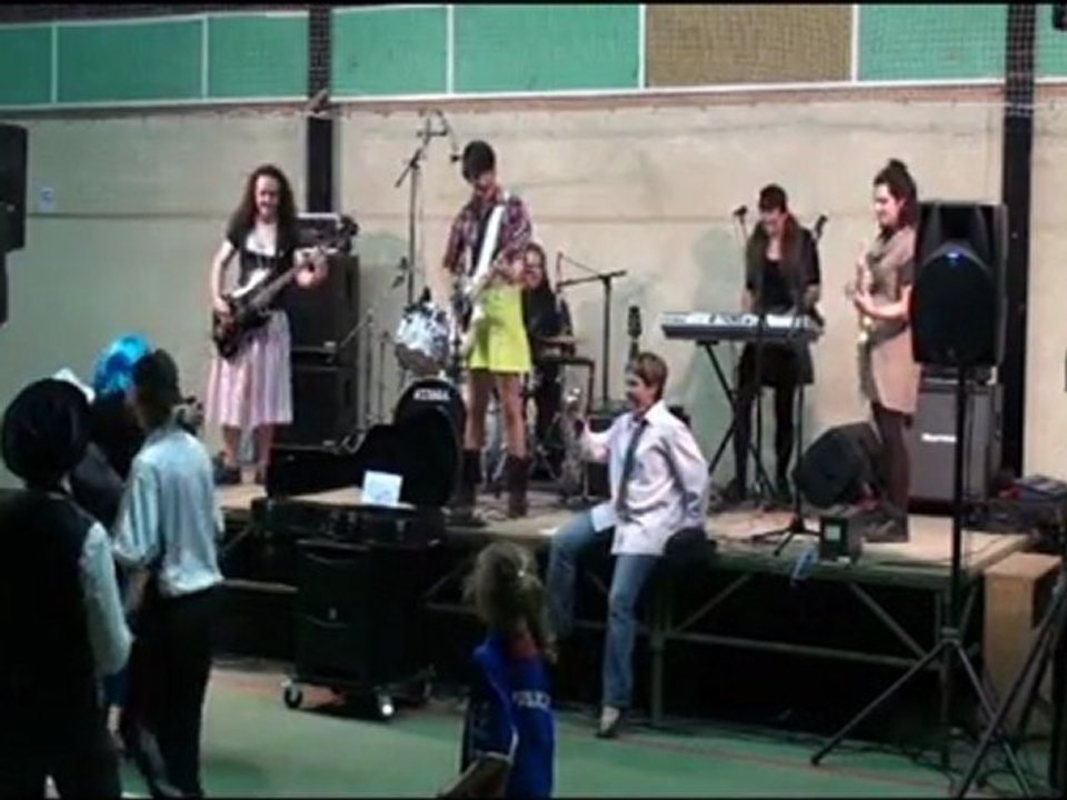 Deadfly - Should I Stay Or Should I Go (live Oeyreluy 2011)