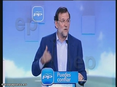 Rajoy acusa al PSOE de burlarse de la gente