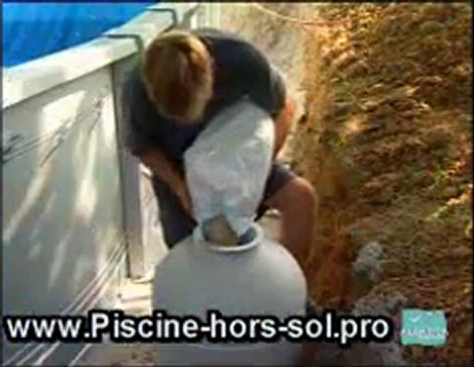 Montage vidéo d'une piscine hors sol