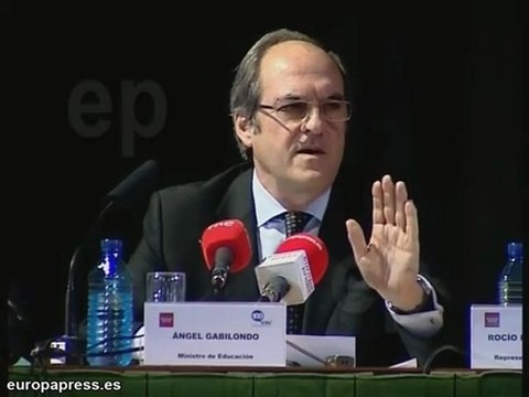 Gabilondo comprometido con aprendizaje de idiomas